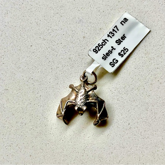 Sterling Silver 925 bat charm - Picture 1 of 6